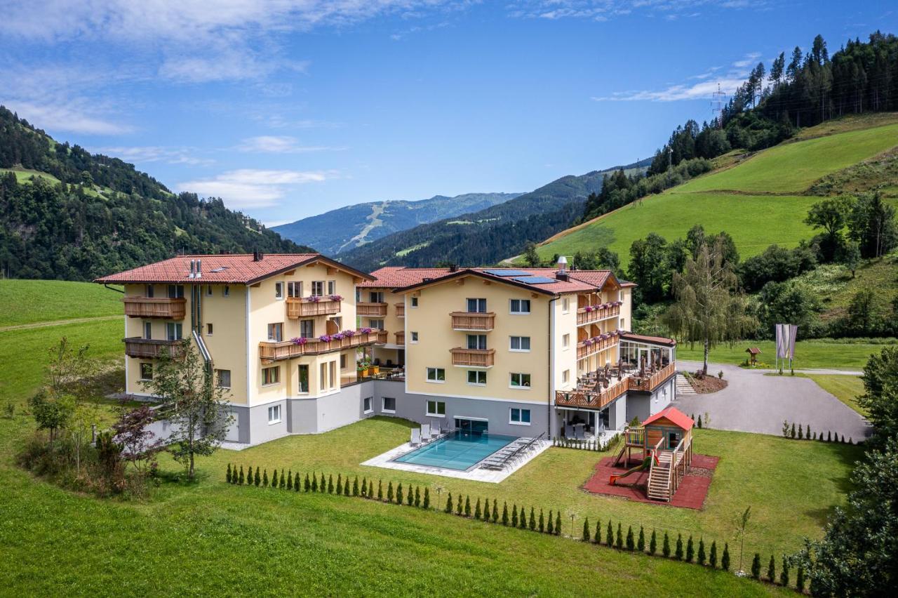 Der Alpenblick Hotel Sankt Johann im Pongau Exterior photo